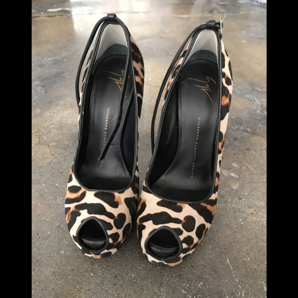 Giuseppe Zanotti Peep Toe Platform Pumps